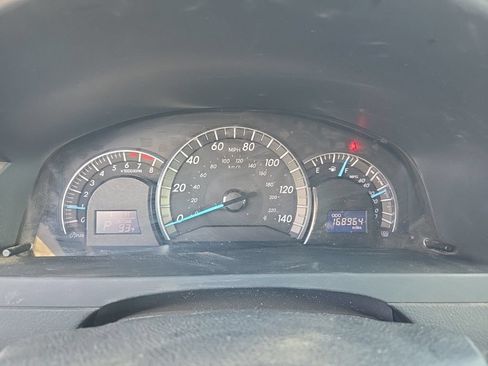 Used 2012 Toyota Camry SE w/ Leather Pkg FWD image 12