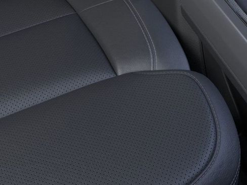 New 2025 Ford F250 Lariat w/ Lariat Ultimate Package image 16