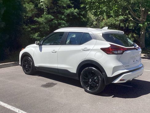 Used 2024 Nissan Kicks SV FWD image 8