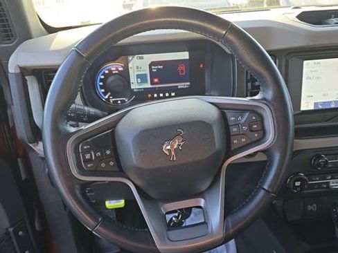 Used 2023 Ford Bronco Wildtrak image 13