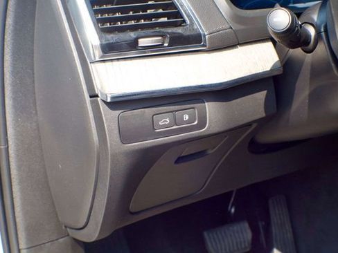 Used 2023 Volvo XC90 T8 Ultimate AWD/4WD image 36