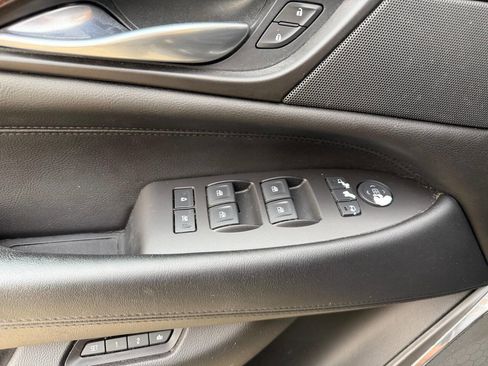 Used 2015 Cadillac Escalade Luxury image 32