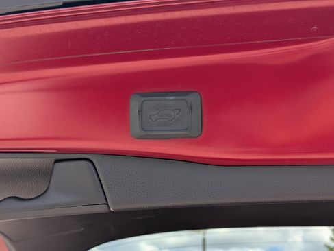 Used 2019 Toyota RAV4 Limited w/ Cold Weather Package FWD image 14