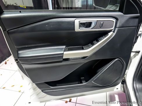 Used 2022 Ford Explorer XLT w/ Equipment Group 202A image 29