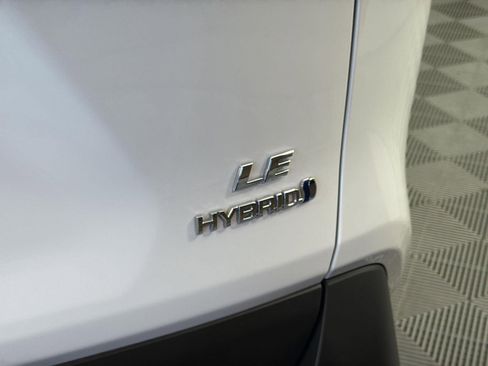 Used 2024 Toyota RAV4 LE image 29
