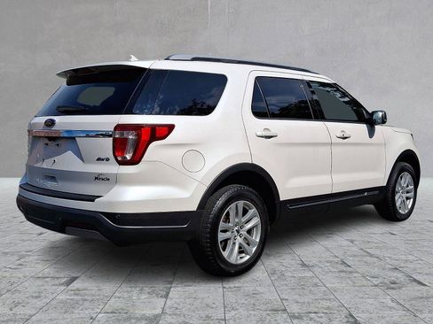 Used 2019 Ford Explorer XLT w/ Equipment Group 202A AWD/4WD image 6