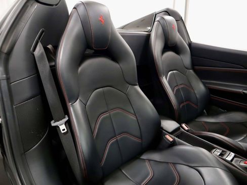 Used 2019 Ferrari 488 Spider RWD image 18