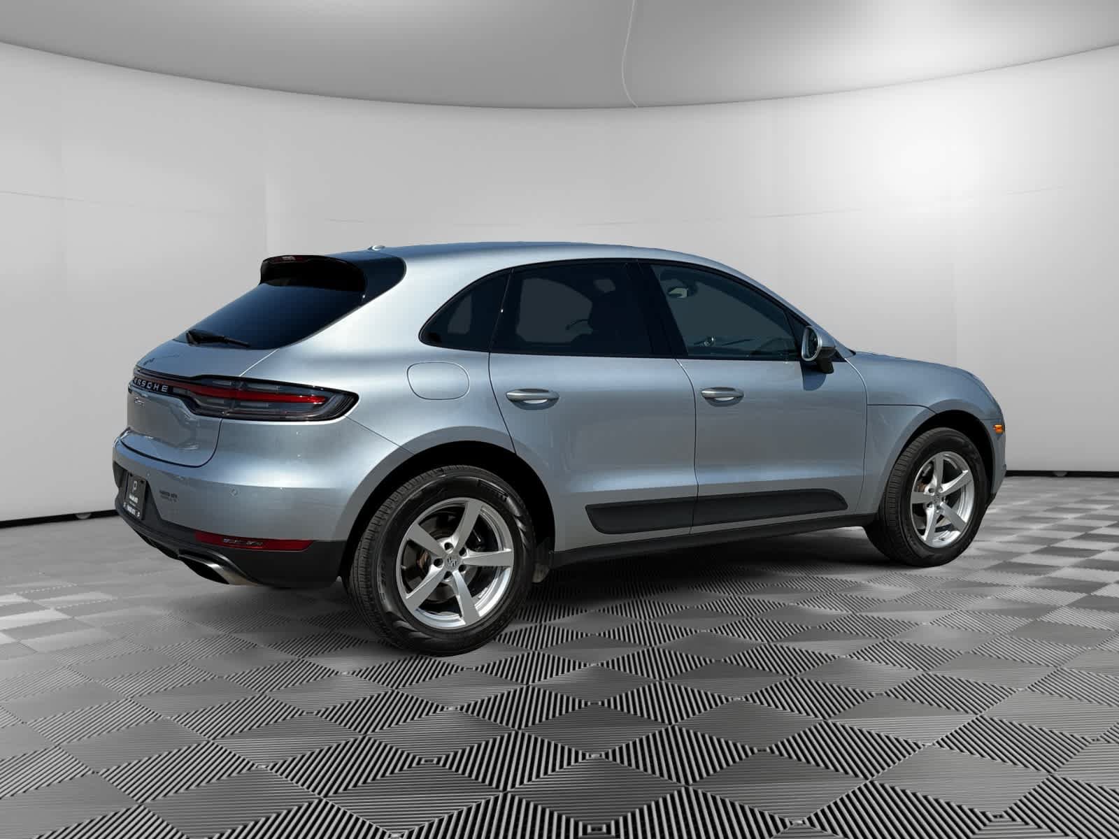 Used 2020 Porsche Macan AWD/4WD image 5
