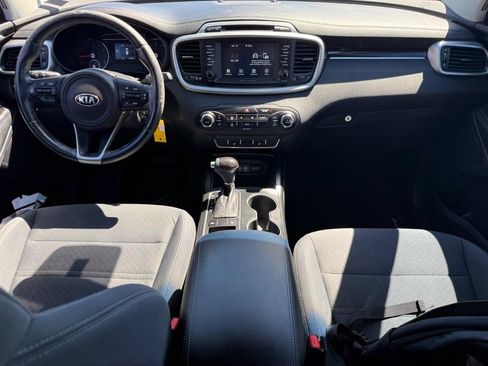 Used 2017 Kia Sorento FWD w/ LX Convenience Package image 15