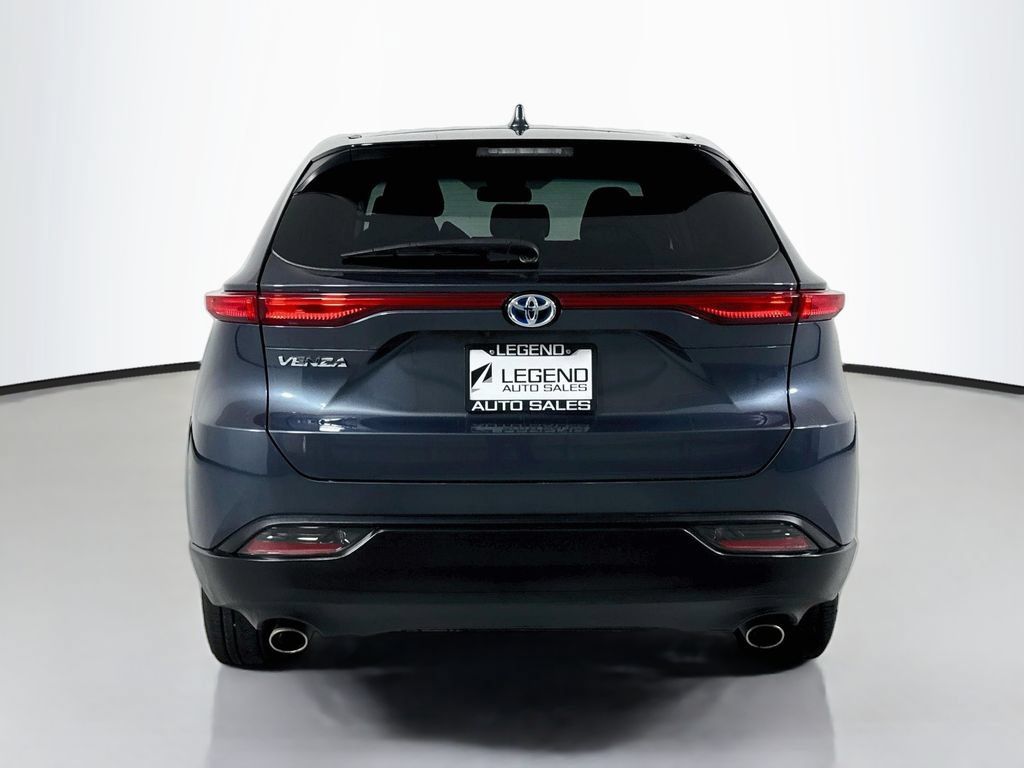 Used 2024 Toyota Venza LE AWD/4WD image 6