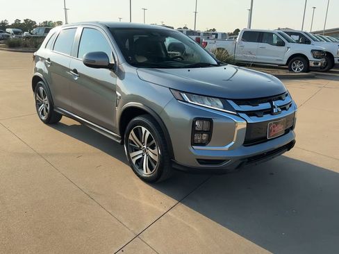 Used 2024 Mitsubishi Outlander Sport SE image 3