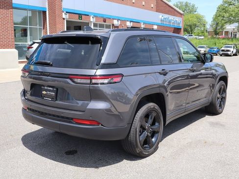Used 2023 Jeep Grand Cherokee Altitude AWD/4WD image 32