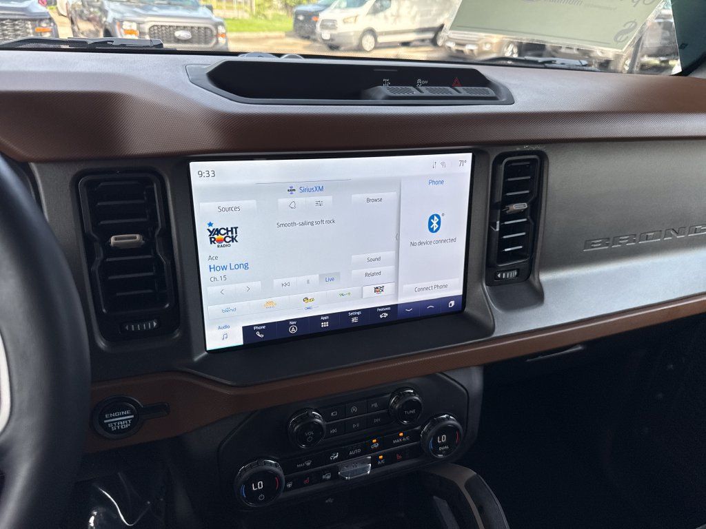 Used 2024 Ford Bronco Outer Banks AWD/4WD image 19