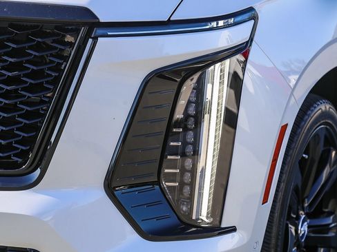 Used 2025 Cadillac Escalade ESV Sport Platinum w/ LPO, Floor Liner Package AWD/4WD image 8