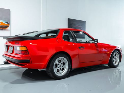 Used 1986 Porsche 944 Turbo image 5