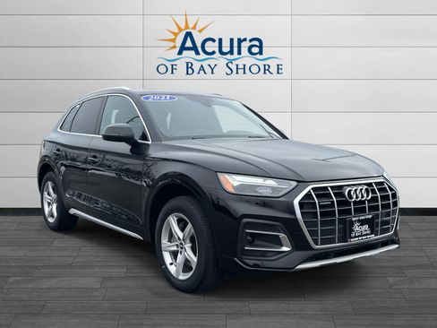 Used 2021 Audi Q5 Premium w/ Convenience Package image 6