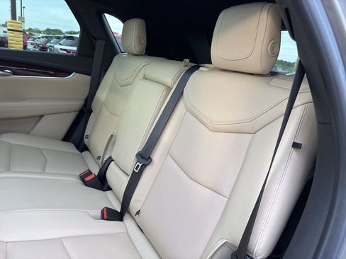 Used 2019 Cadillac XT5 Luxury image 16