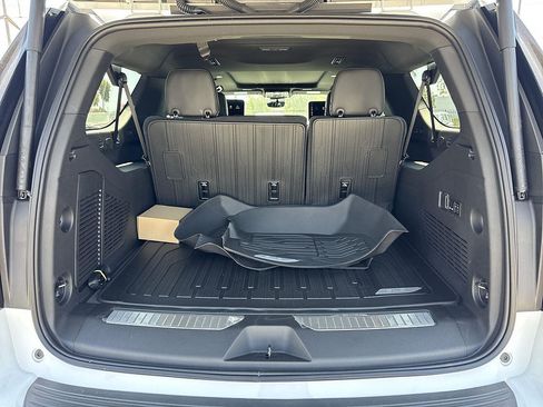 New 2026 GMC Yukon XL AT4 Ultimate w/ LPO, Floor Liner Package AWD/4WD image 28