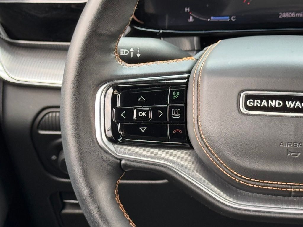 Used 2023 Jeep Grand Wagoneer Series III AWD/4WD image 29