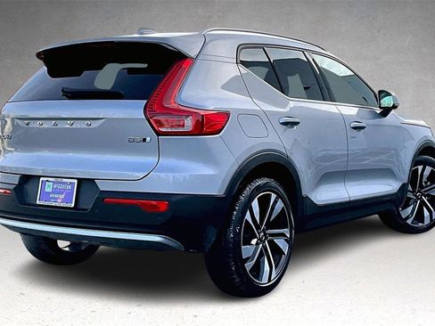 Certified 2023 Volvo XC40 B5 Ultimate w/ Protection Package Premier image 6