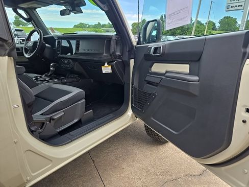 Used 2026 Ford Bronco 2-Door w/ Sasquatch Package AWD/4WD image 70