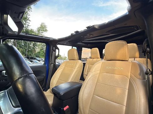 Used 2018 Jeep Wrangler Unlimited Sahara AWD/4WD image 50