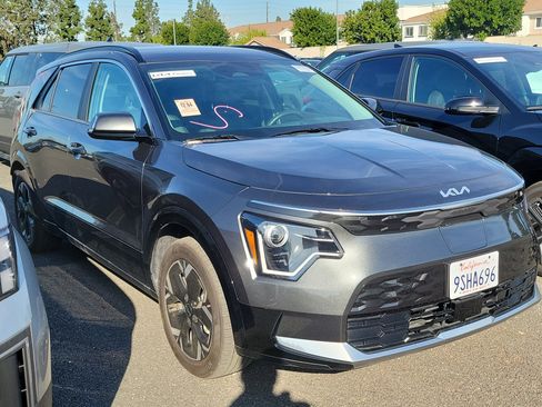 Used 2025 Kia Niro Wind image 3
