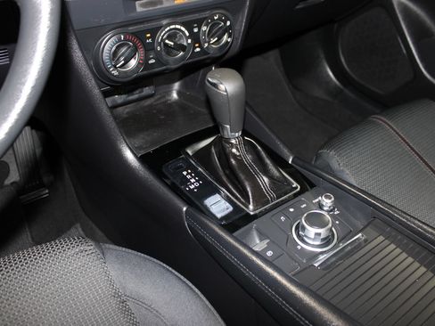 Used 2018 MAZDA MAZDA3 Sport w/ Preferred Equipment Package FWD image 19