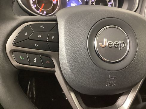 Used 2022 Jeep Cherokee Limited image 24