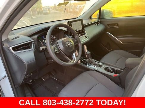 Used 2024 Toyota Corolla Cross LE AWD/4WD image 6
