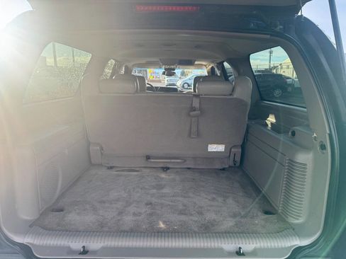 Used 2005 Chevrolet Suburban Z71 w/ Preferred Equipment Group image 4