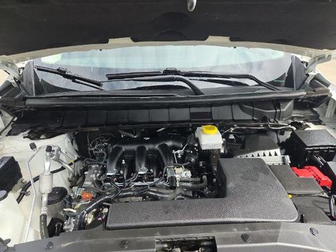Used 2024 Nissan Pathfinder S AWD/4WD image 14