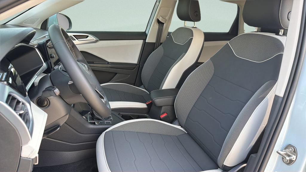 New 2026 Volkswagen Taos SE FWD image 26