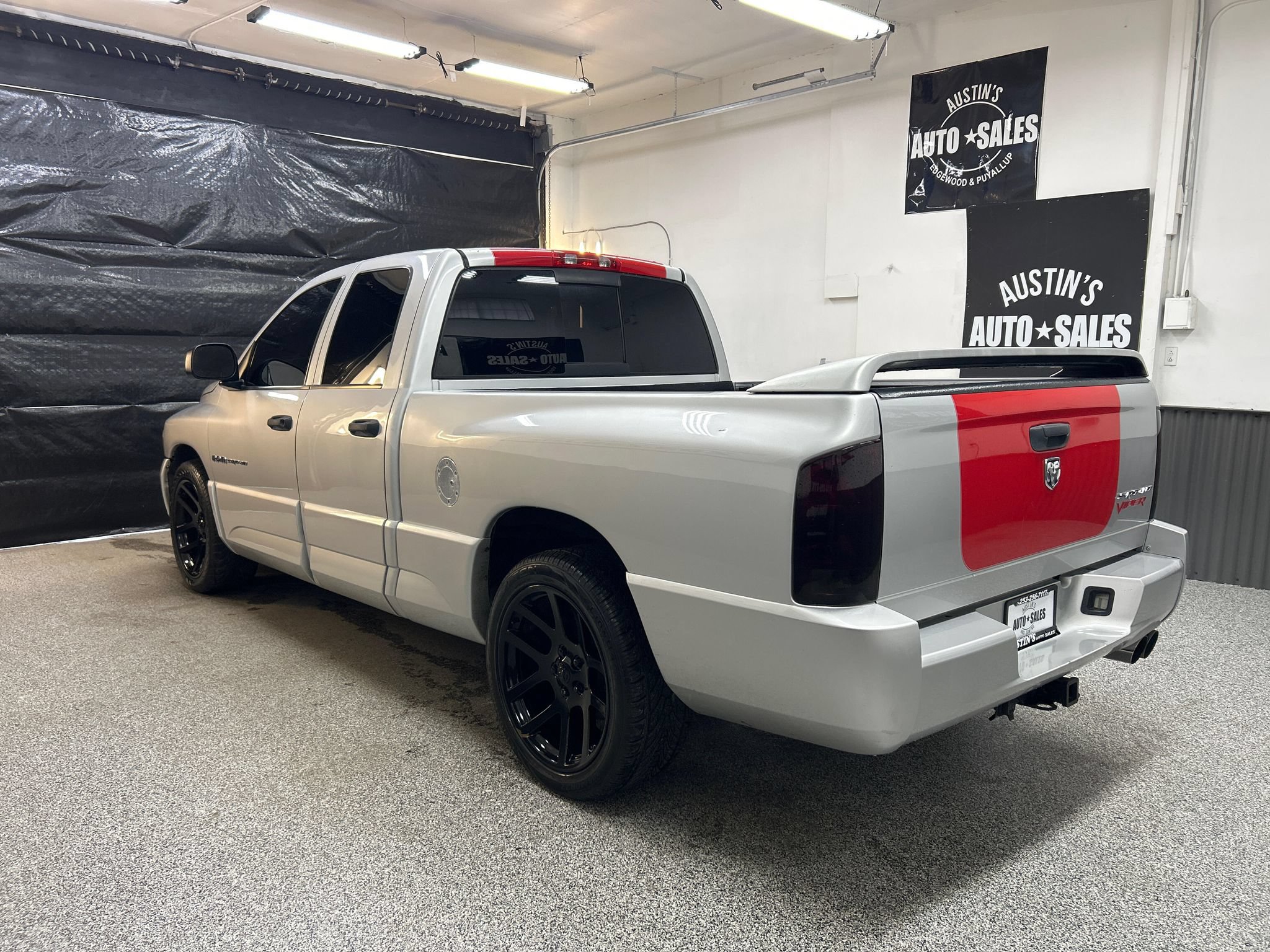 Used 2005 Dodge Ram 1500 Truck 2WD Quad Cab image 4