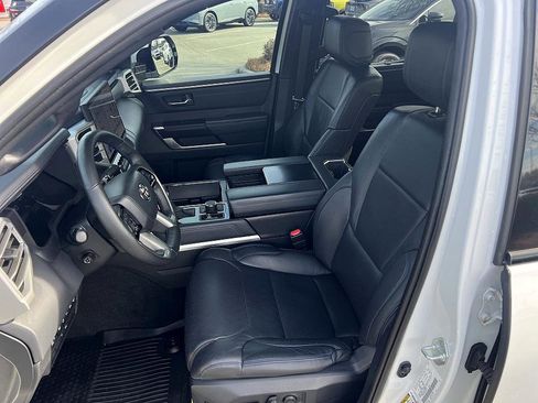 Used 2023 Toyota Tundra Platinum image 13