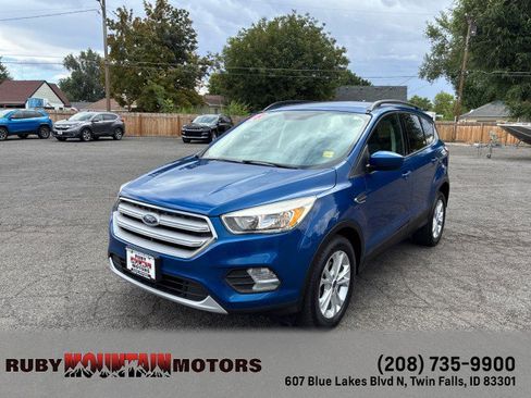 Used 2018 Ford Escape SE FWD image 3
