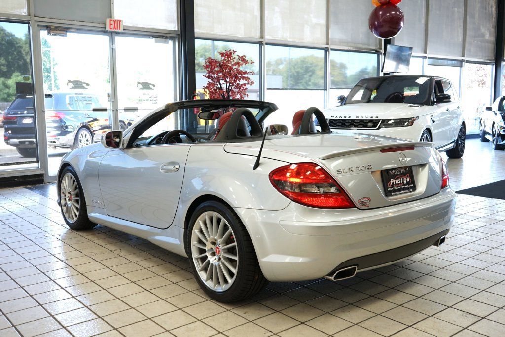 Used 2009 Mercedes-Benz SLK 300 image 8