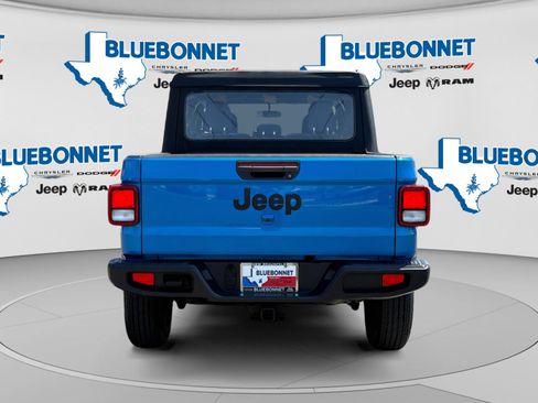 Used 2022 Jeep Gladiator Sport w/ Trailer Tow Package AWD/4WD image 6