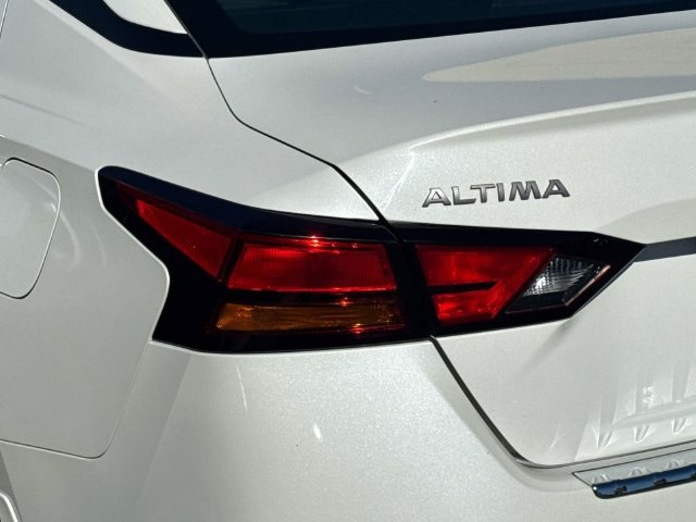 Certified 2023 Nissan Altima 2.5 SV FWD image 6