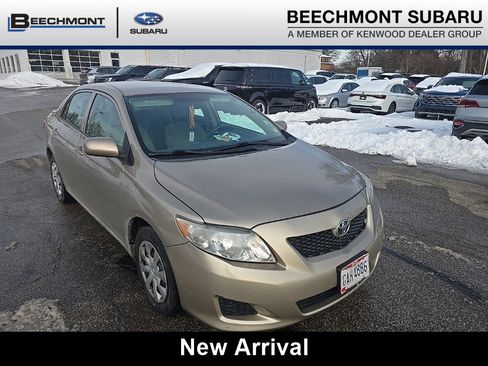 Used 2010 Toyota Corolla LE image 1