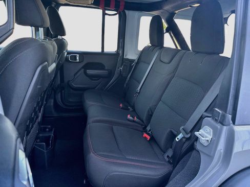 Used 2019 Jeep Wrangler Unlimited Rubicon AWD/4WD image 11