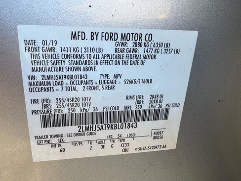 Used 2019 Lincoln MKT AWD image 12