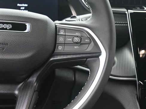 New 2025 Jeep Grand Cherokee L Laredo w/ Luxury Tech Group I image 31