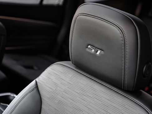 New 2026 Buick Enclave Sport Touring w/ Power Package image 17