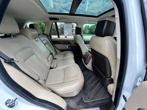Used 2019 Land Rover Range Rover HSE image 15