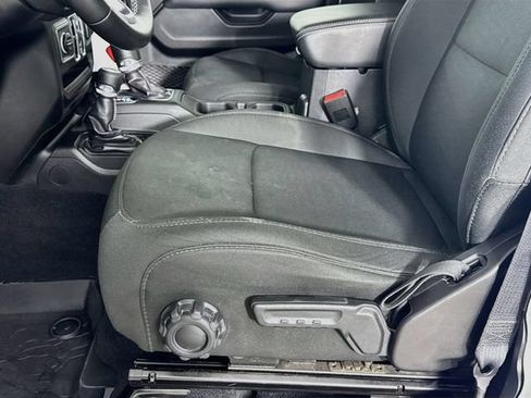 Used 2019 Jeep Wrangler Unlimited Sahara AWD/4WD image 23