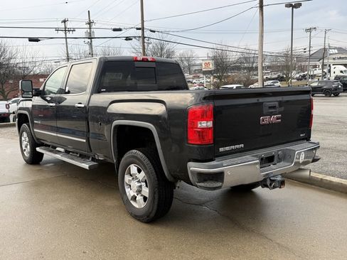 Used 2017 GMC Sierra 2500 SLT w/ Duramax Plus Package image 9