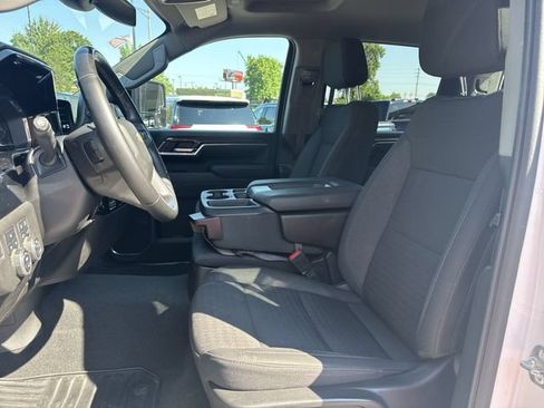 Used 2025 Chevrolet Silverado 2500 LT w/ Safety Package AWD/4WD image 19