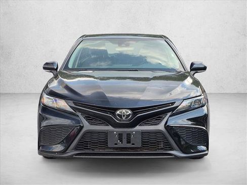 Used 2023 Toyota Camry SE FWD image 2