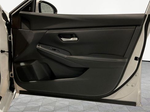 Used 2022 Nissan Sentra SV FWD image 26